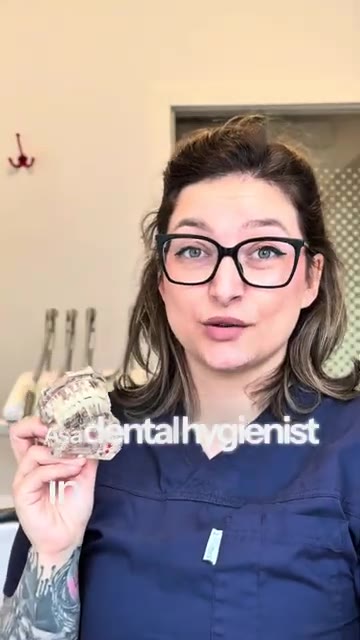 Legitimerad tandhygienist Denisa Romanescu visar Waterflosser Pro